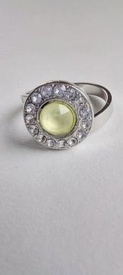 9882 Vintage Ring made with Swarovski Kristallen 13mm