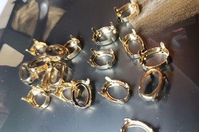 Swarovski® Kristallfassung/ Aufnähkessel Oval Gold 14x10mm