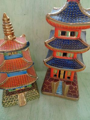 alte Rauchverzehrer Porzellan Asien Pagode Tempel Teehaus gemarktet
