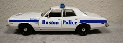 1976 Dodge Coronet Boston Police 1:24 Green Light 85521