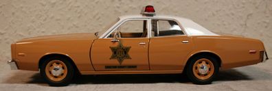 1975 Dodge Coronet Chocktaw County Sheriff 1:24 Green Light 84097