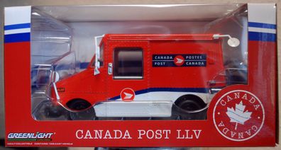 Canada Postal Services Vehicle Grumman LLV 1:24 Green Light 84108