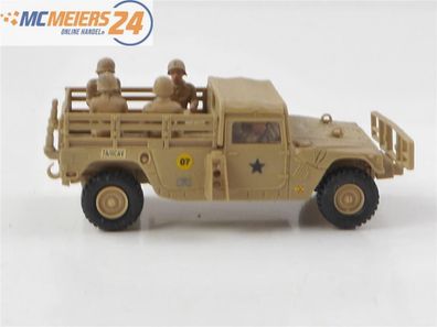 Roco minitanks H0 Militärfahrzeug Hummer H1 sandfarben mit Soldaten US 1:87