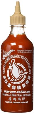 FLYING GOOSE Sriracha scharfe Chilisauce mit extra Knoblauch Thailand 455 ml