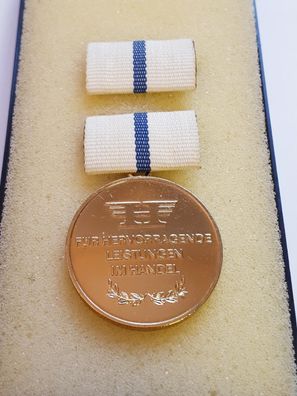 DDR Medaille Für hervorragende Leistungen im Handel in Gold