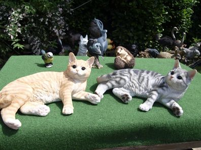 Katze Deko Figur Grau oder Rot 44cm lebensgroß liegend wetterfest Gartenfigur HO