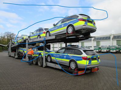 Foto Polizei NRW Selm Bork Autotransporter Anlieferung Streifenwagen BMW 2016