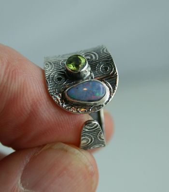 Sterling Silber Ring Größe 57 Opal aus Australien mit Peridot
