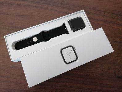 Apple Smartwatch Series 5 GPS (40mm) Gehäuse Space Grau / mit schwarzem Sportarmband