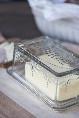 Wunderschöne Butterdose BEURRE aus Glas im Landhaus Stil