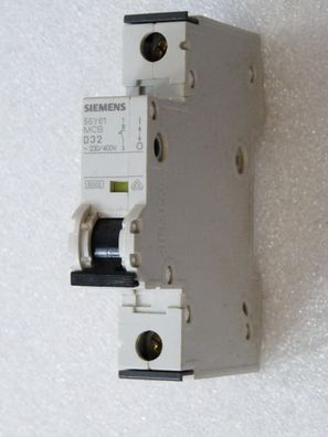 Siemens 5SYS6132-8 Leitungsschutzschalter MCB D 32 230 / 400 V