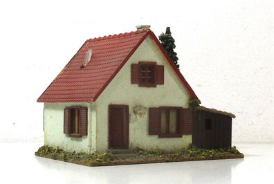Spur H0 Fertigmodell (1) Wohnhaus/ Siedlungshaus (0071E)