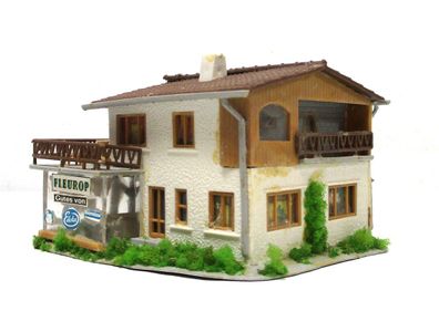Fertigmodell N Faller Wohnhaus mit Geschäft (HN-0677g)