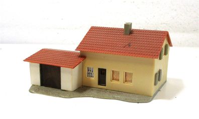 Fertigmodell N Faller (12) Siedlungshaus mit Garage (HN-1139g)