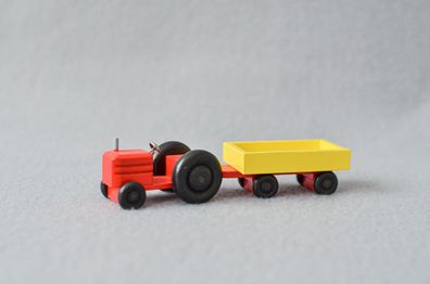 Holzspielzeug Traktor mit Anhänger HxBxT 3,5x7,5x3cm NEU Holzauto LKW Holz Lkw