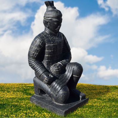 Stein Skulptur Chinesischer Krieger Mangaluru Kniend - Breite x Tiefe x Höhe: 48 ...