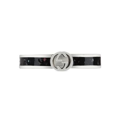 Gucci – YBC701620001 – Ineinandergreifender G-Ring aus Sterlingsilber und schwarzer E