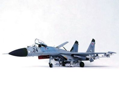 Trumpeter 1:32 2224 Sukhoi Su-27 Flanker B