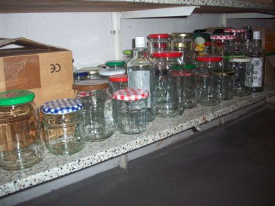 Einmachgläser, Marmeladengläser und Glasflaschen zu verschenken