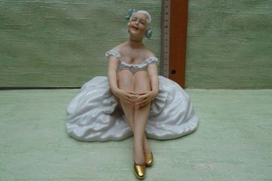 Unterweißbach Thüringen fröhliche sitzende Tänzerin Ballerina Figur Porzellan
