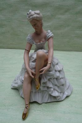 Schaubachkunst Porzellan Figur Frau Tänzerin Ballkleid ca 19,5cm