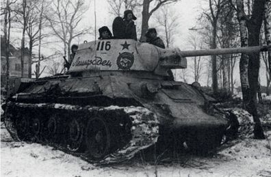 ICM 1:35 35368 T-34-76 with Soviet Tank Riders