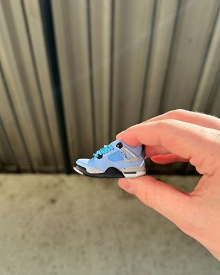 AJ4 University Blue Mini Sneaker Schlüsselanhänger Schuh 3D