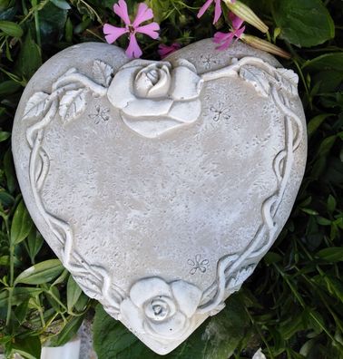 Herz mit Rosen Rosenranke Dekoherz Dekoration Garten Liebe grau/ weiß 14,5cm