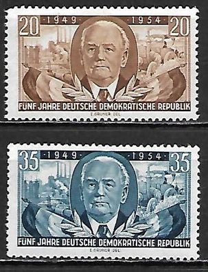 DDR postfrisch Michel-Nummer 443-444 mit Falzresten und beschädigtem Gummi