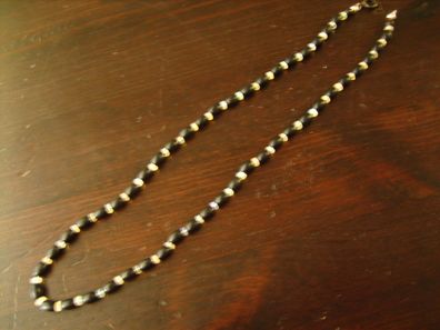 edle Collier Kette mit Opal und antiken schwarzen Glasperlen Perlen Schwarz oval