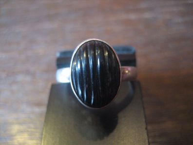 interessanter 925er Sterling Silber Ring mit aufwändig geschliffenem Onyx