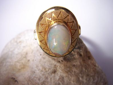 herrlicher Opal Ring 585er Gold Granulaten a la Bosse