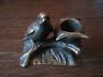 Rarität! antiker Fingerhutständer Bronze Vogel mit Vogelnest Thimble stand