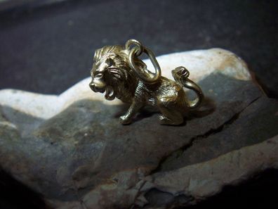 super starker kleiner Anhänger brüllender Löwe 585er Gold vollplastisch