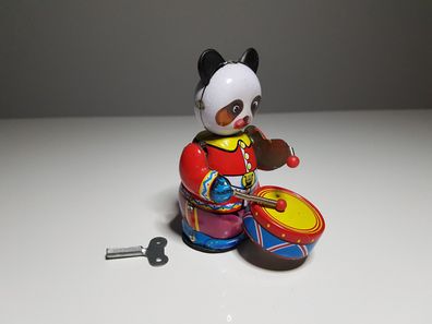 Altes Aufzieh Blechspielzeug Pandabär mit Trommel MS309 China 60er wie Neu Spielzeug