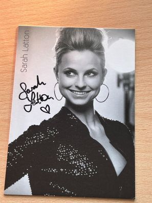 Sarah Latton Autogrammkarte original signiert #S2658