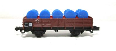 Minitrix N 13513 / 3513 Niederbordwagen mit blauen Fässern 804 317 DB (6077H)