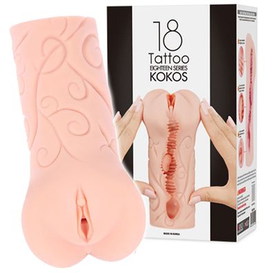 Künstliche Vagina mit dekorativem Muster auf der Tattoo-Oberfläche.