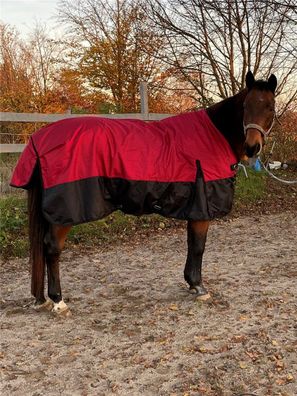 Highneck Weidedecke 1680D Fleece Regendecke Outdoordecke Pferdedecke rot schwarz