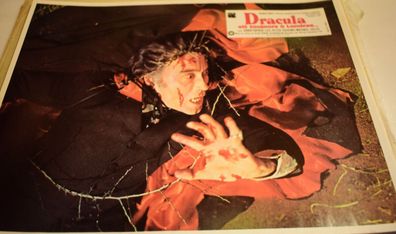 Dracula braucht frisches Blut Christopher Lee Kinoaushangfoto 30x24cm Motive 7