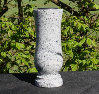 Vase Steinvase Grabvase Gartenvase Granitvase aus Viscont Granit