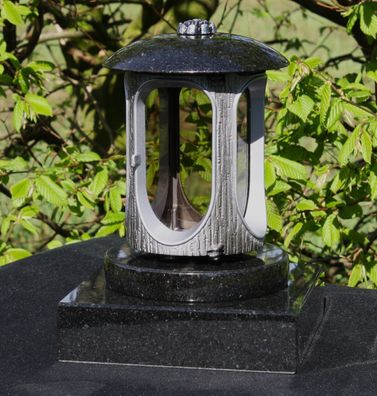 Grablaterne auf Granitsockel Grablicht Grab-Lampe Grabschmuck