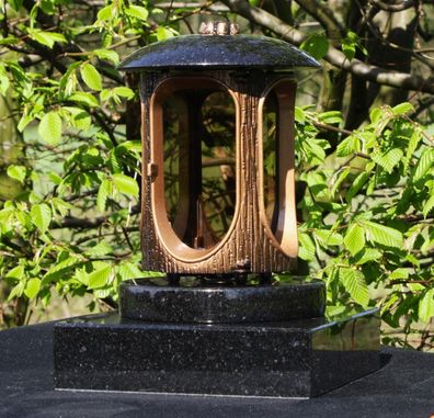 Grablaterne in Bronzelackierung auf Granitsockel Grablicht Grab-Lampe Grabschmuck