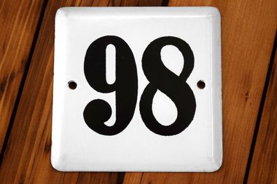 Hausnummer 98 Emailleschild Alt Schwarz Weiß Antik Emaille  11,5 x 11,5cm