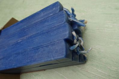 12 blaue quadratische Tafel- Stabkerzen ca 30 x 1,8cm