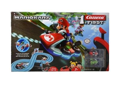Carrera First Mario Kart Rennbahn-Set | Mario vs. Yoshi | 2 Fahrzeuge inklusive