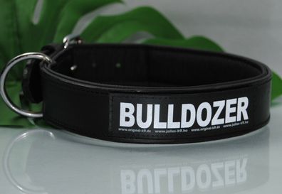 Französische Bulldogge Lederhalsband 50cm x 4cm schwarz mit Klettlogo Bulldozer