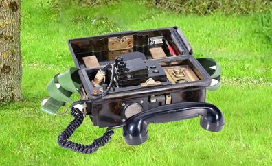 Orig. NVA Feldtelefon mit Zubehör im Koffer für Sammler DDR Deko Ostalgie Retro