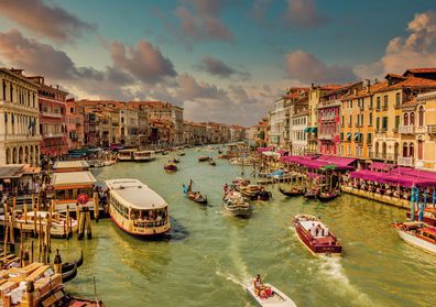 Belebter Canale Grande, Venedig
