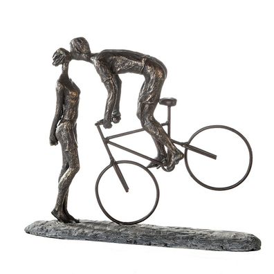 Poly Skulptur "Kiss me" bronzefarben, H 30 cm, von Gilde